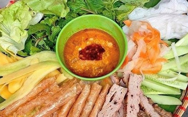 nem-nuong-nha-trang-thanh-cong