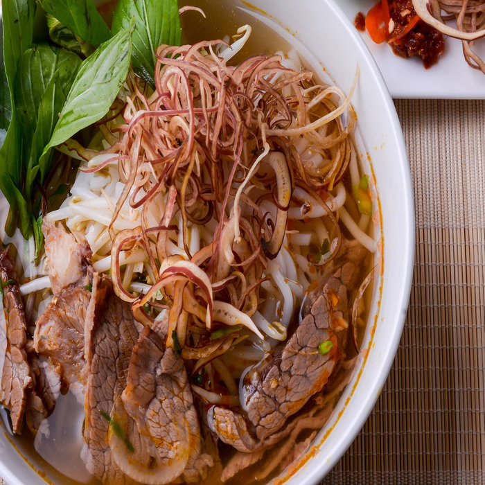 bun-bo-hue-o-an-huynh-tan-phat