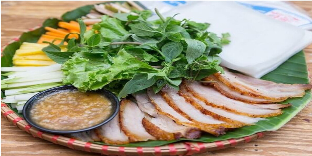 vi-mien-trung-bun-bo-hue-banh-trang-cuon-thit-heo-minh-khai