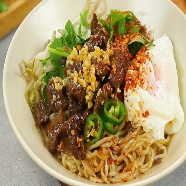 an-uong-24-24-mi-tron-ngon-nguyen-huu-tho