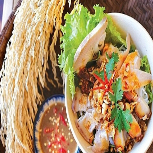 mi-quang-vo-gia-ac-san-mien-trong-ngon-lam-van-ben