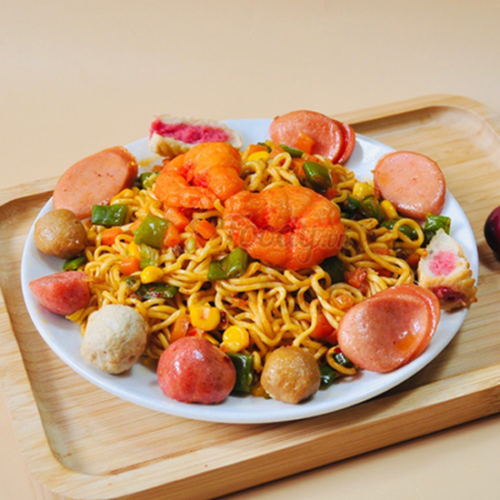 duy-tung-my-tron-indomie-nguyen-hoang