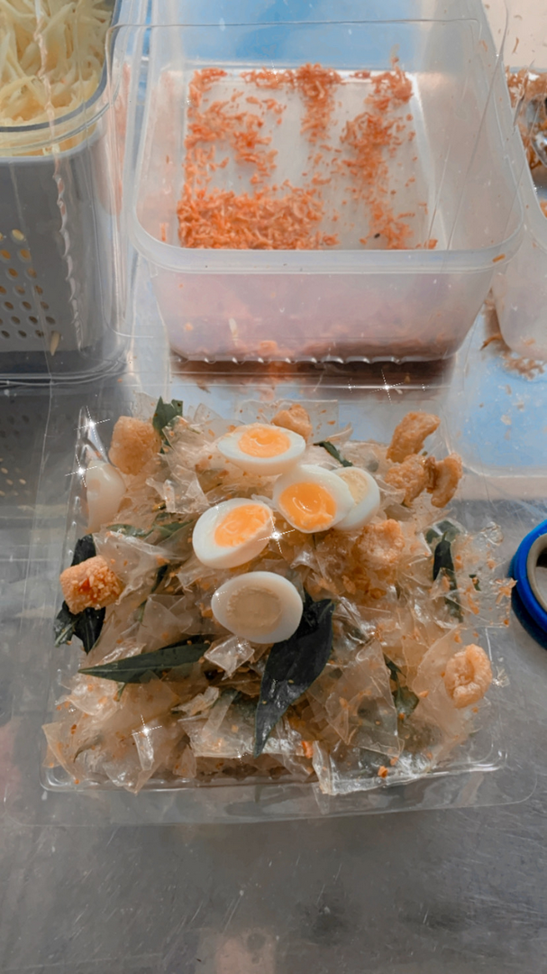 banh-trang-deo-toi-top-mo-trung-long-ao