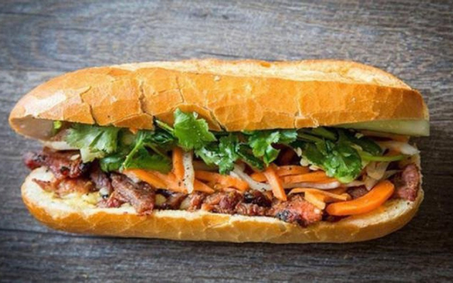 Bánh-Mì-KIDO---Bánh-Mì-Heo-Quay-&-Bánh-Mì-Đặc-Ruột---Hoa-Cúc