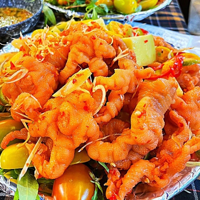 k-t-food-ga-u-muoi-hoa-tieu-chan-ga-sot-thai-tran-thi-trong