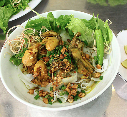 co-lien-mi-quang-banh-beo-ang-thuy-tram