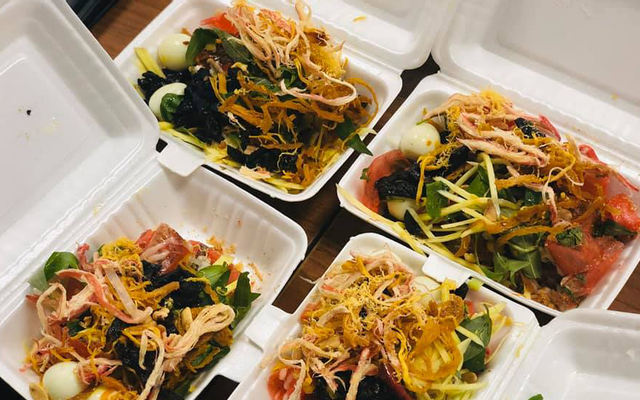 banh-trang-tron-binh-gia-pham-van-hai