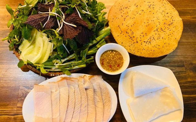 Quán-Cô-Bông---Lẩu-&-Bánh-Tráng-Cuốn---Cửa-Nam