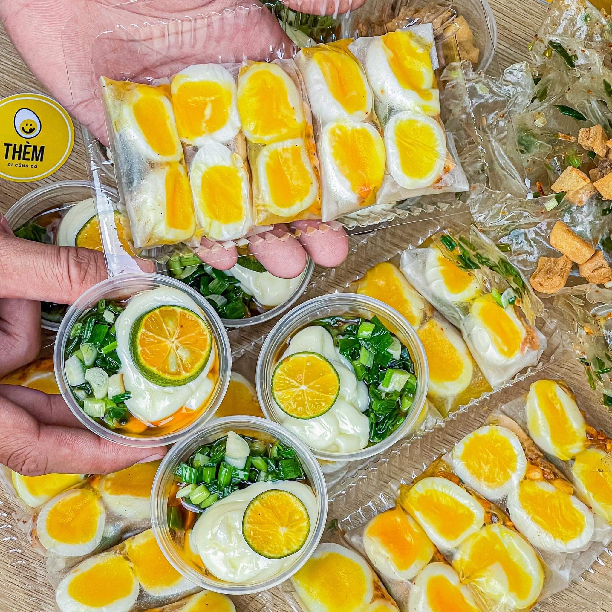 them-gi-cung-co-banh-trang-top-mo-trung-long-ao-binh-gia