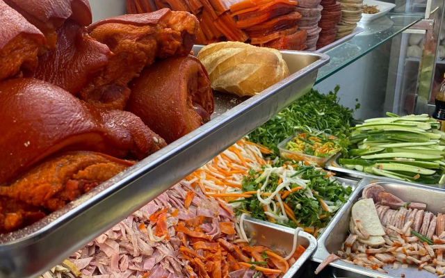 banh-mi-thit-10k-bui-thi-xuan