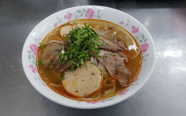 quan-an-502-bun-bo-hu-tieu-huynh-tan-phat