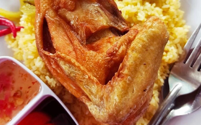 quan-com-ga-xoi-mo-huynh-ky-quoc-lo-1a