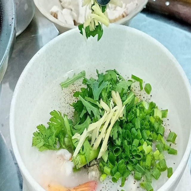 chao-thap-cam-thuy-phuc-phan-inh-phung