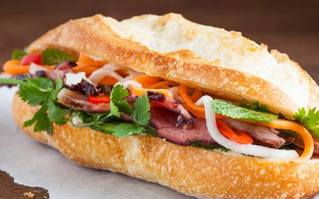 banh-mi-chay-van-phuoc-phan-ang-luu