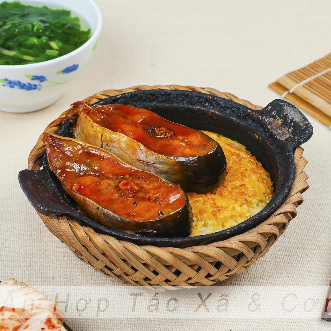 com-nieu-ca-kho-to-2-mat-chay