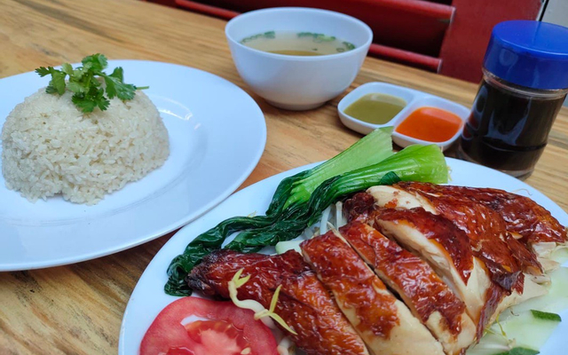 12-sister-com-ga-hai-nam-singapore-quoc-huong