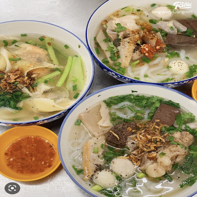 banh-canh-uoi-heo-thanh-at-cach-mang-thang-8