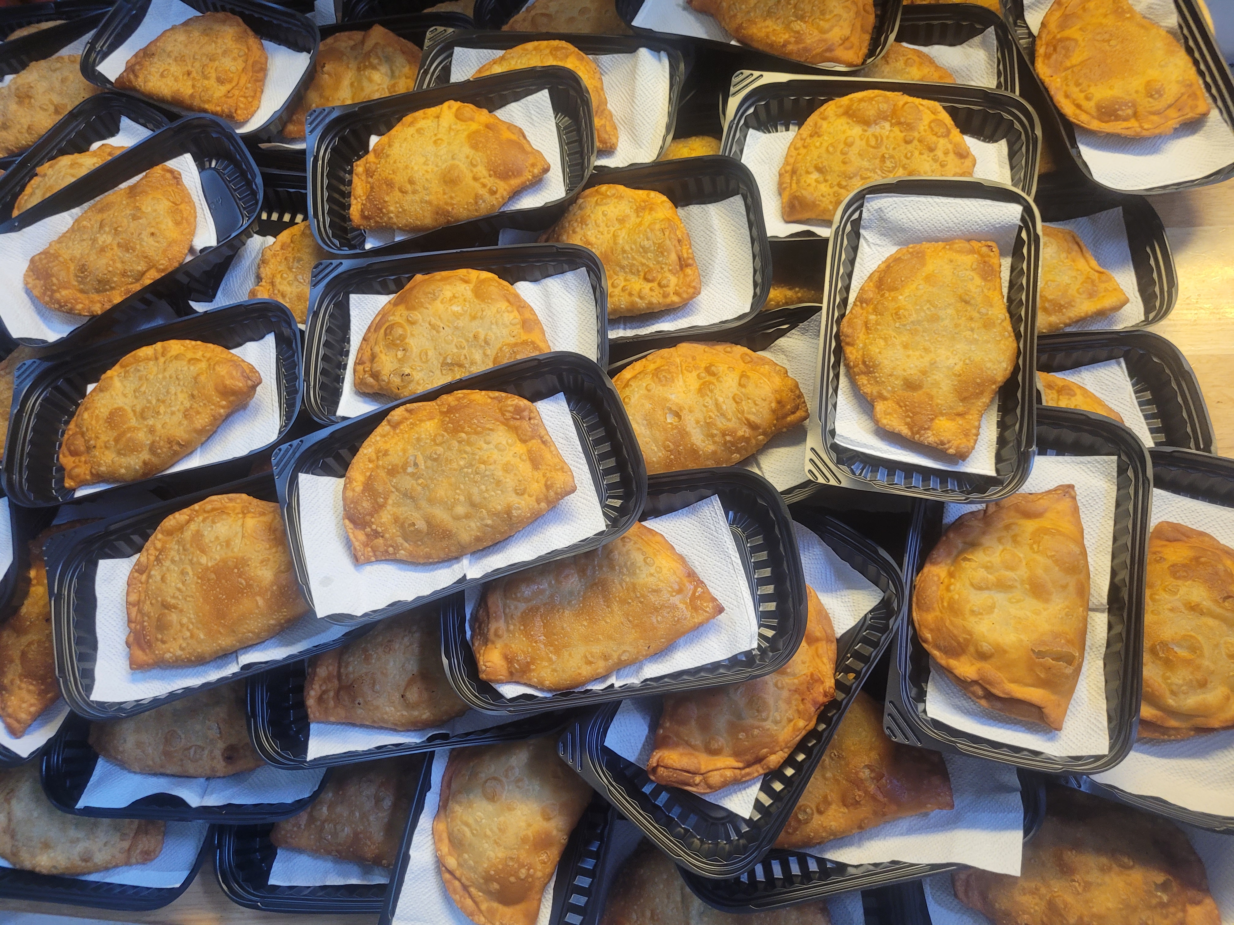 an-vat-banh-xep-3t-nguyen-canh-chan