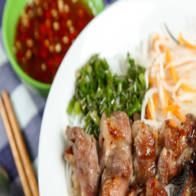 nha-map-com-tam-bun-thit-nuong-oan-van-bo