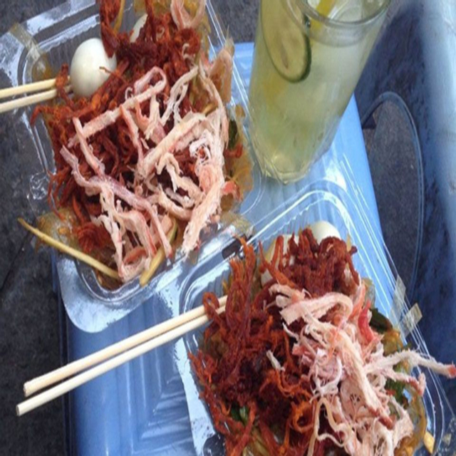 banh-trang-tron-co-hieu-o-ong-lam