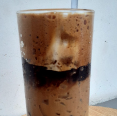 chi-tram-ca-phe-kem-man-nguyen-inh-chieu