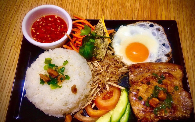 Cơm-Tấm-Tuấn-Em-&-Bún-Thịt-Nướng---Cách-Mạng-Tháng-Tám