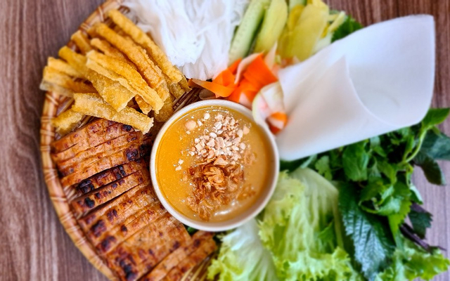 nem-nuong-hoang-gia-inh-cong-ha