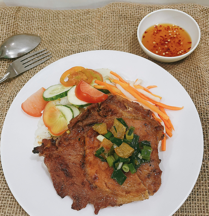 com-tam-minh-minh-to-ngoc-van