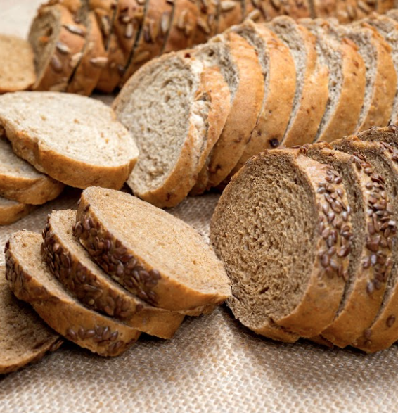 banh-mi-en-khoai-tay-hat-lanh