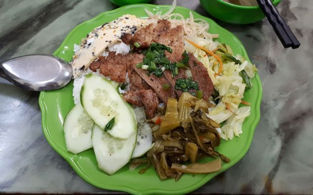 com-tam-thao-phan-van-tri