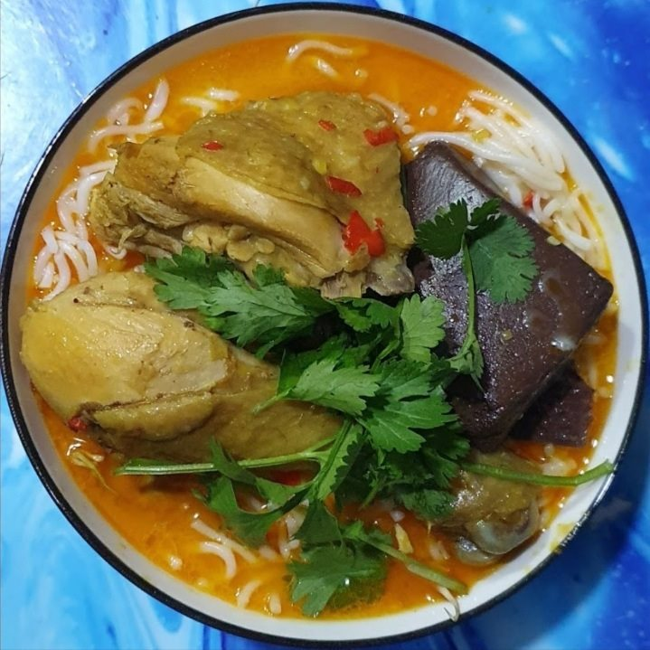 bun-cary-ga-co-ngoc-pham-van-chieu