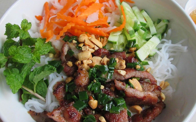 bun-thit-nuong-co-ba-ton-an