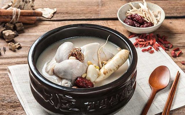 nha-hang-chum-ga-tan-sam-nguyen-thi-inh