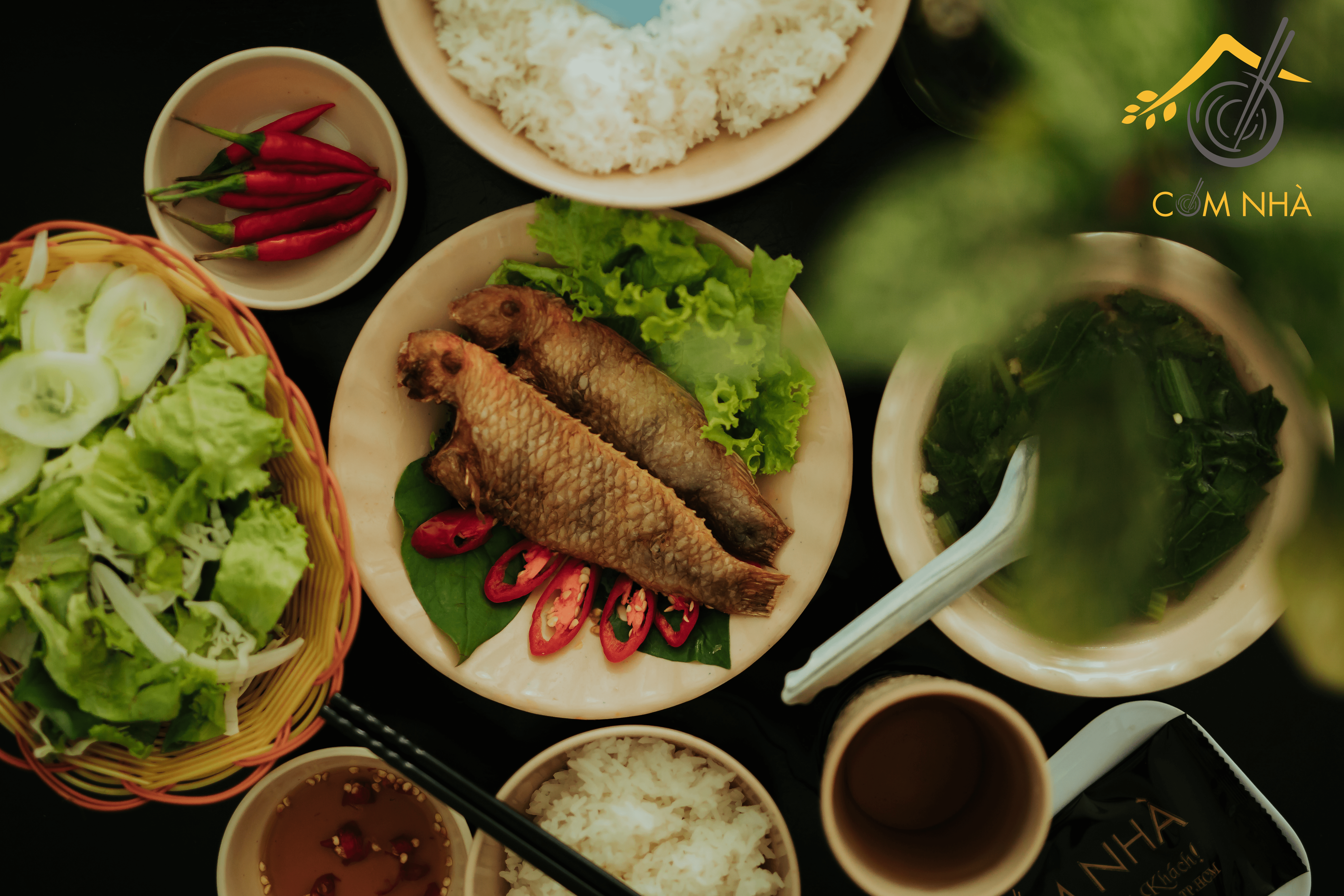Cơm-Nhà-&-Lẩu-Gà-Lá-É-–-Phan-Văn-Trị