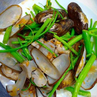 chem-chep-xao-rau-muong