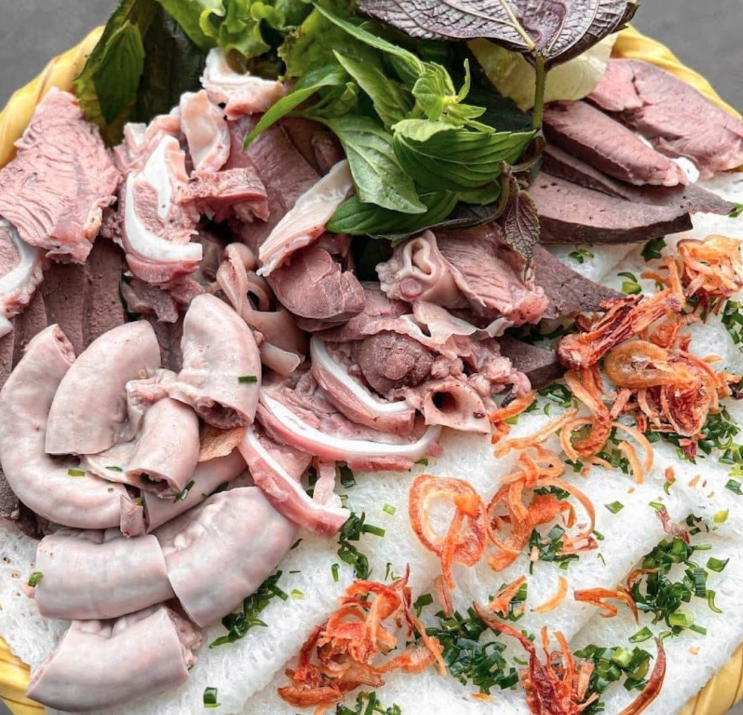 co-2-binh-inh-chao-long-banh-hoi-uong-12