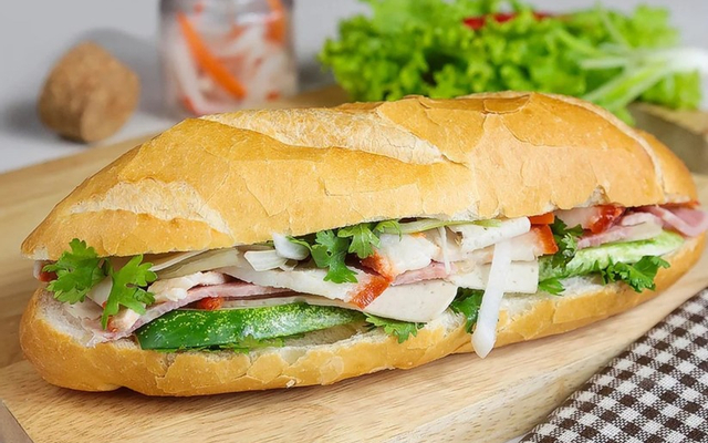 banh-mi-doner-kebab-banh-mi-hoa-binh-668-nguyen-ngoc-vu