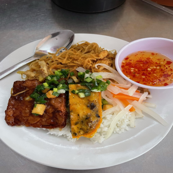 com-chay-minh-trang-truong-sa