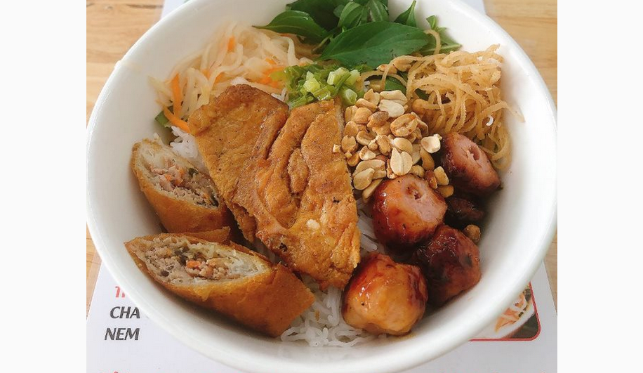 ut-nhi-com-tam-bun-thit-nuong-nguyen-van-linh