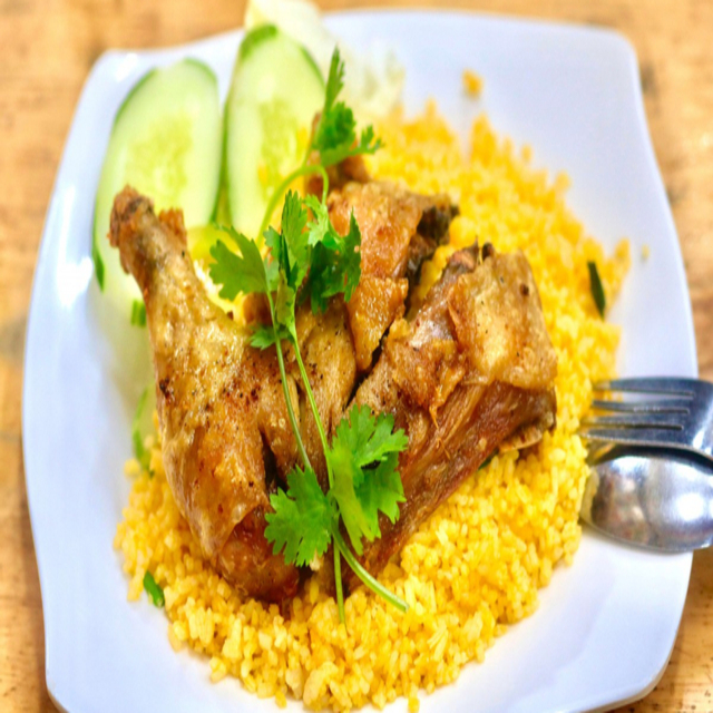 quan-com-ga-ban-tui-nau-vo-van-kiet