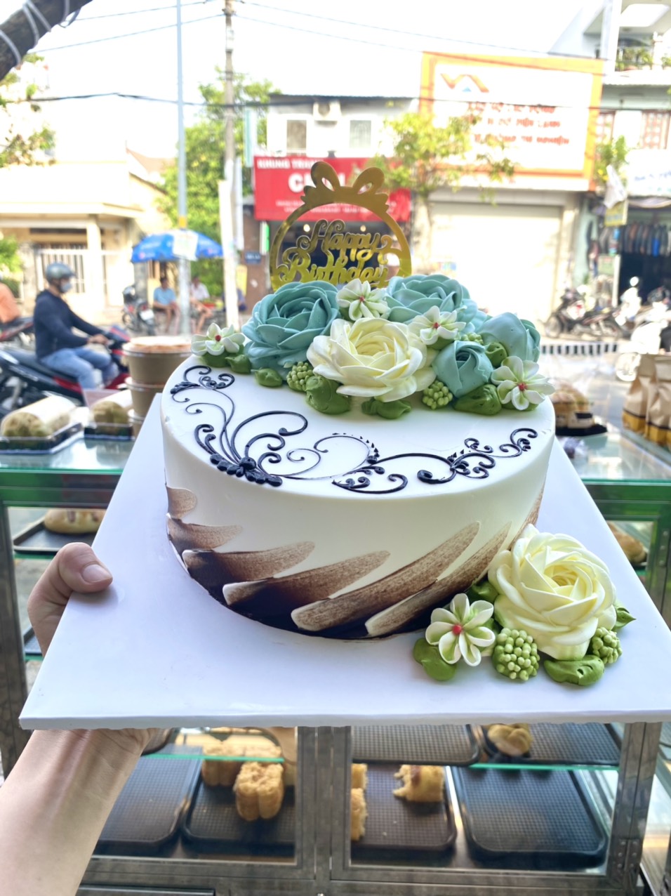 quynh-anh-banh-kem-banh-ngot-kha-van-can