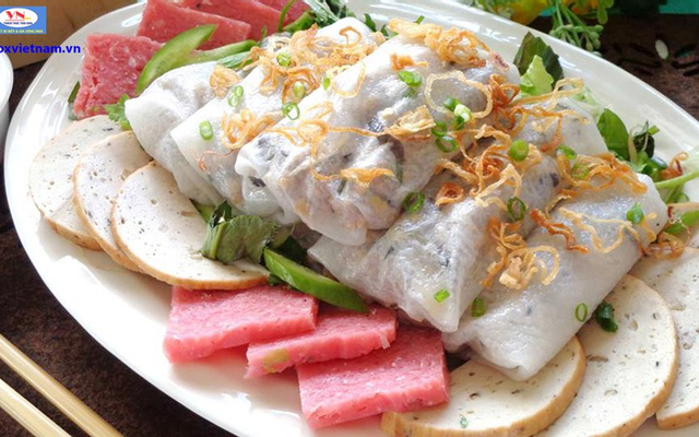banh-cuon-banh-uot-co-hong-chua-ong-kha-van-can
