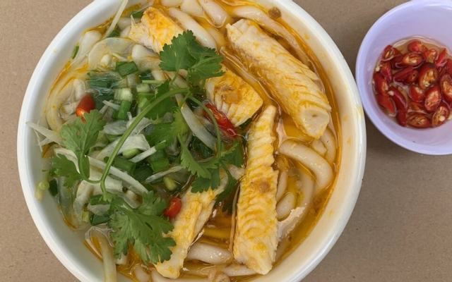 banh-canh-ca-loc-hoang-lam-ho-van-long