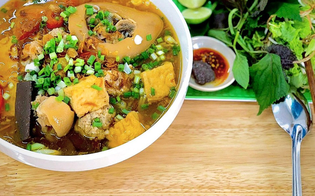 phuong-lam-quan-bun-rieu-canh-bun-cong-quynh