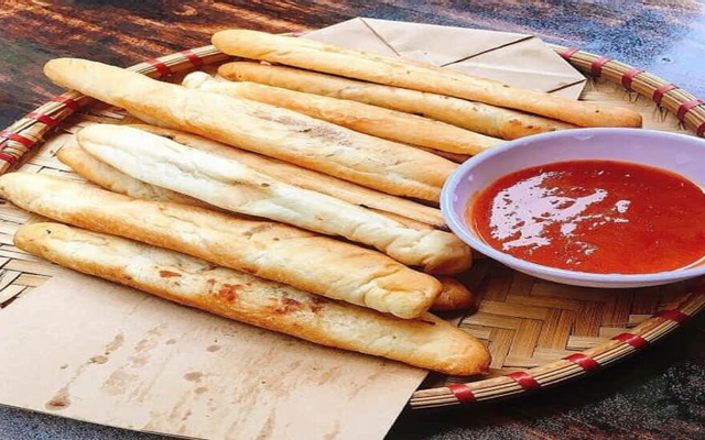 Bánh-Mì-Que-Pate-Hải-Phòng-&-Chè---Cô-Hạnh---Thành-Công