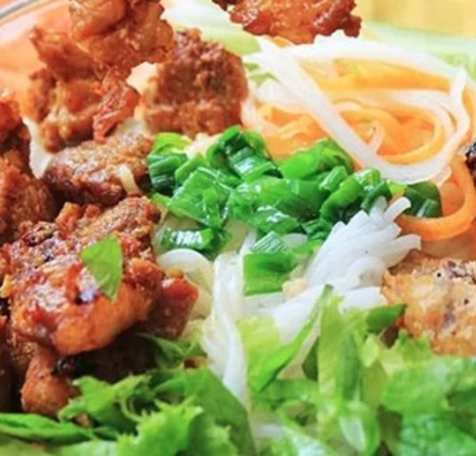 co-huong-banh-cuon-tay-son-nguyen-thai-son