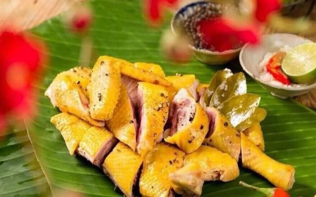 Gà-Luộc-&-Gà-Ủ-Muối-Thanh-Tuyền---Gốc-Đề