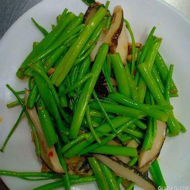 oc-giac-xao-rau-muong