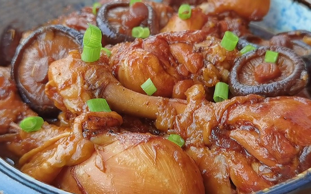 a-h-kitchen-com-ga-mi-y-nguyen-thai-binh