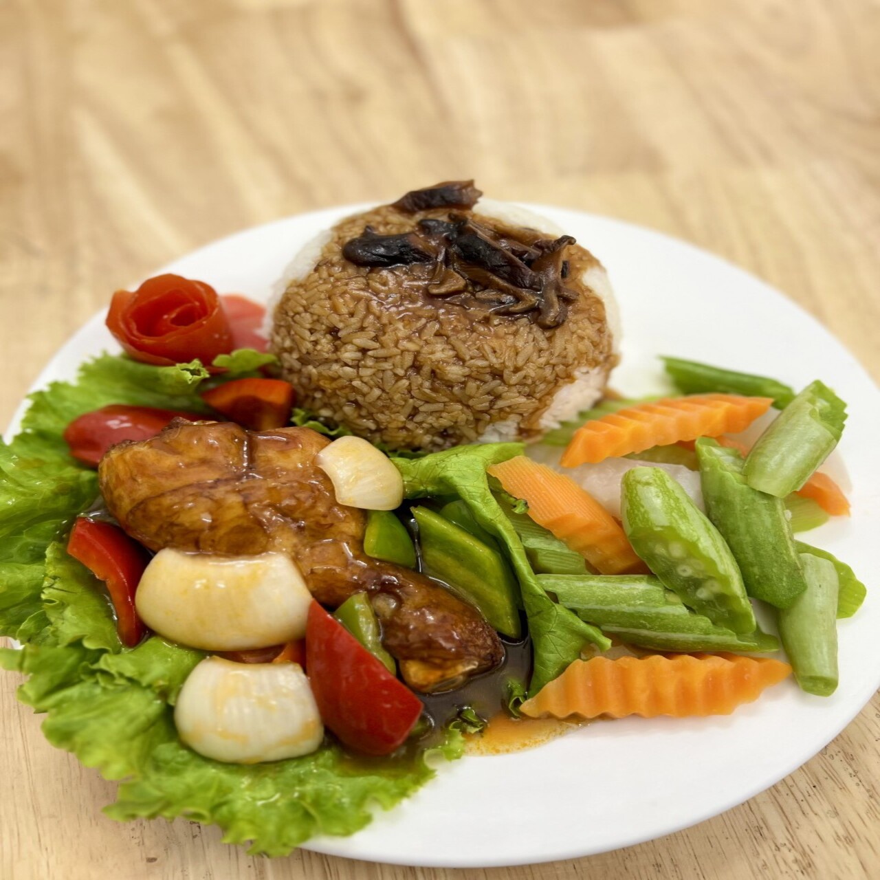 com-uc-hieu-vu-trong-phung